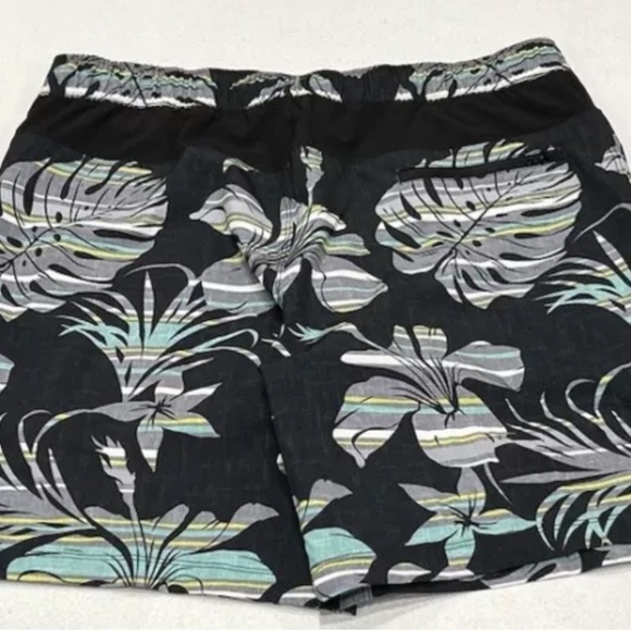 Speedo Tech Volley with UPF Protection Blue and Green Floral Swim Shorts Medium - Picture 2 of 8